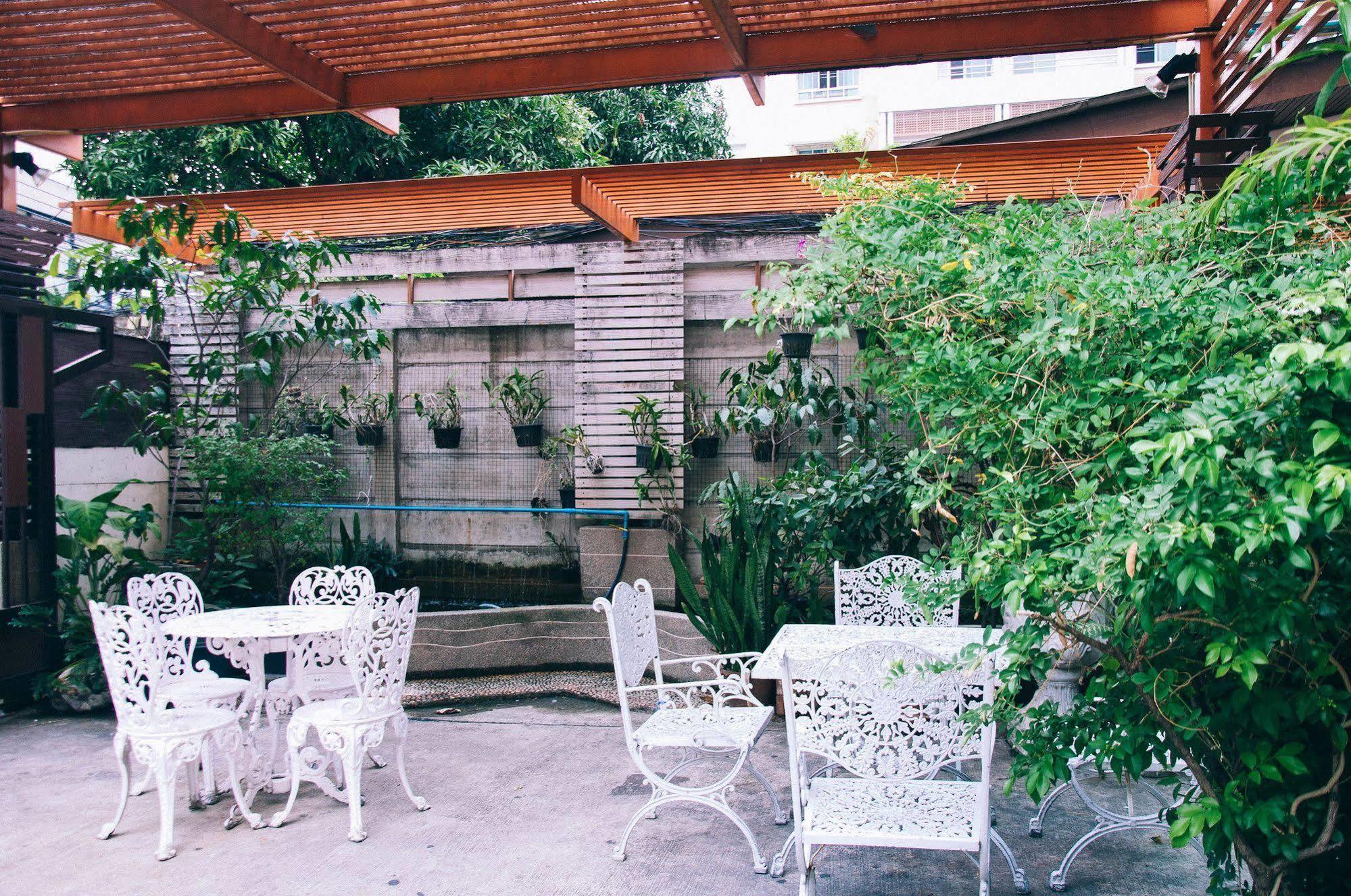 Motel Golden House @ On-Nut Station Bangkok Exterior foto